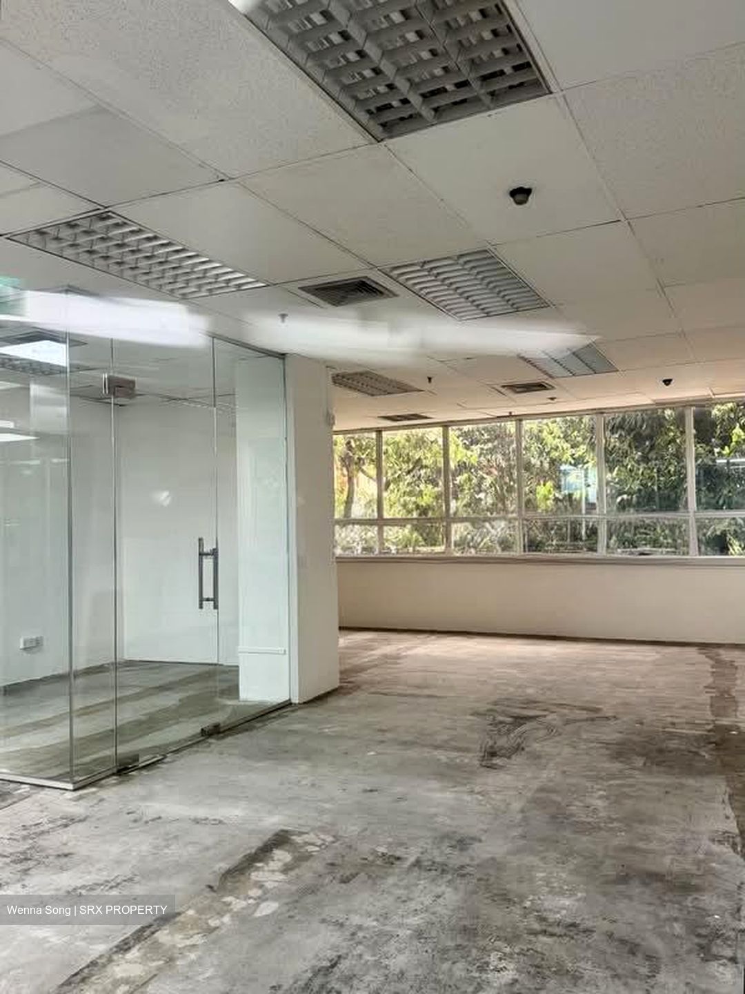 North Bridge Centre (D7), Office #585649121